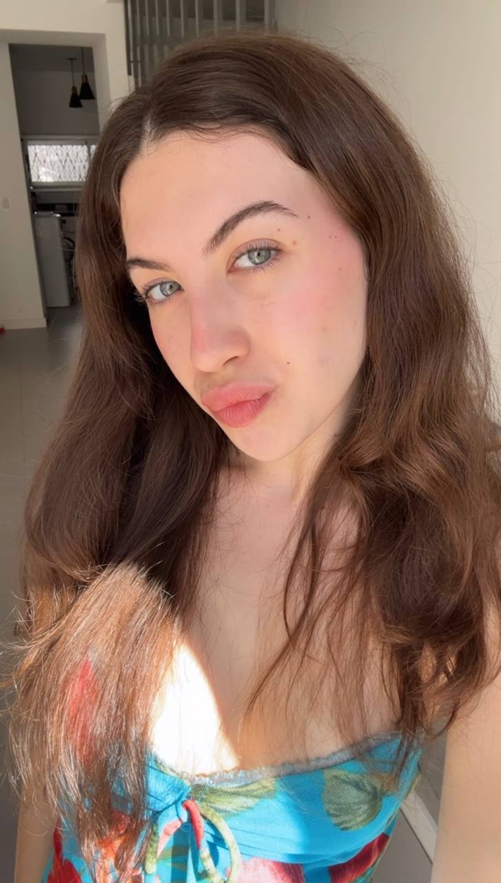 Nude girl Amber in Baku