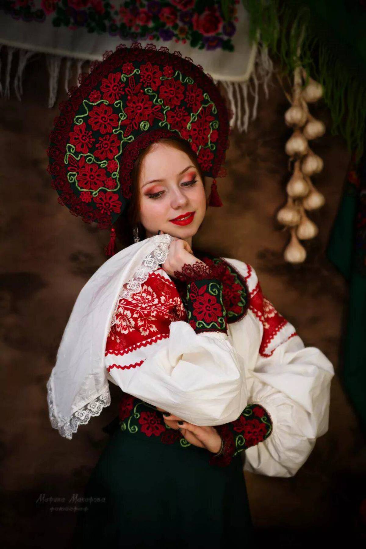 Take a pause and enjoy Women in Slavic costumes — streaming from Baku