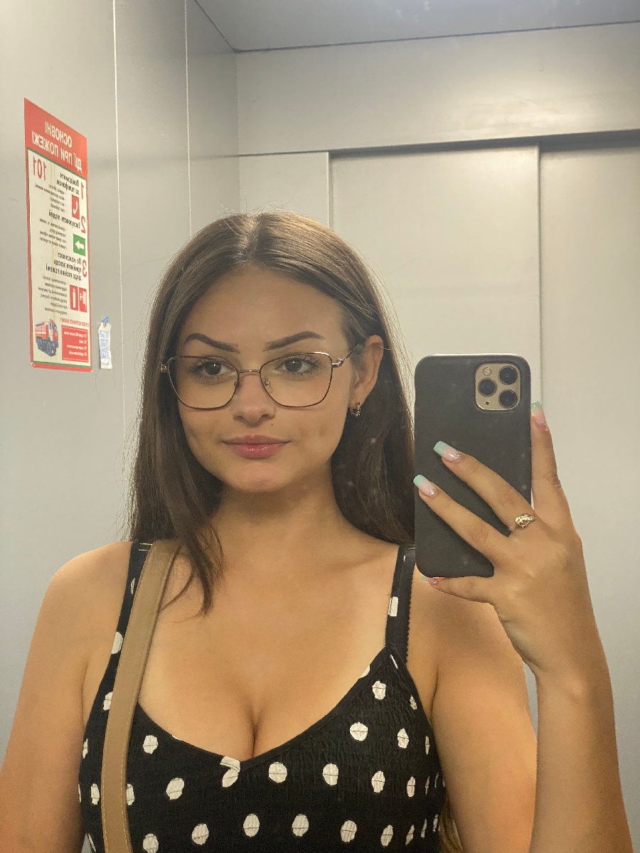 Sexy model Stacy in Baku